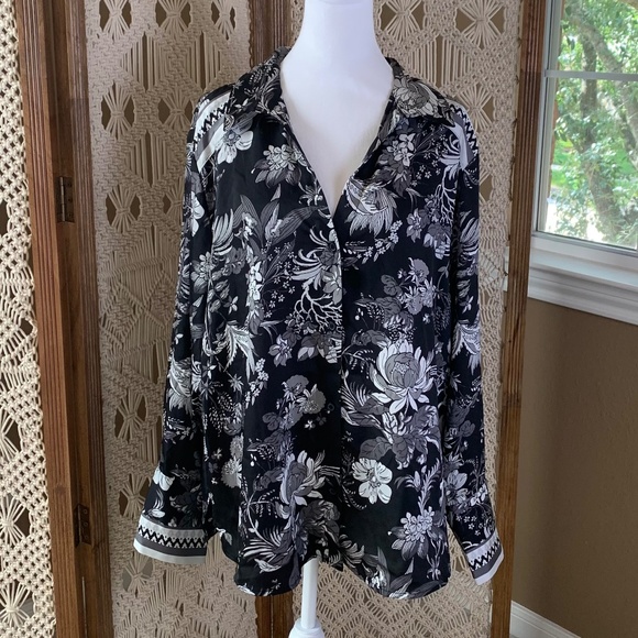 Black and white floral XL Womens Blouse Long Sleeve Button-Up Collar Flowy Light - Picture 1 of 9